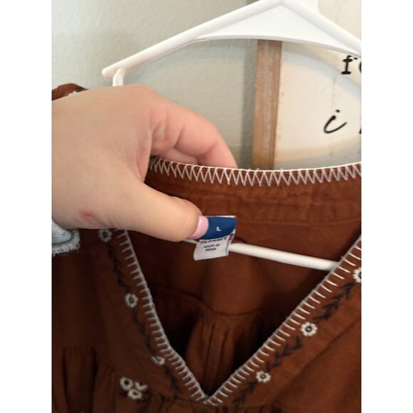 Old Navy Floral-Embroidered V-Neck Bell-Sleeve Top Size Large - Picture 5 of 5